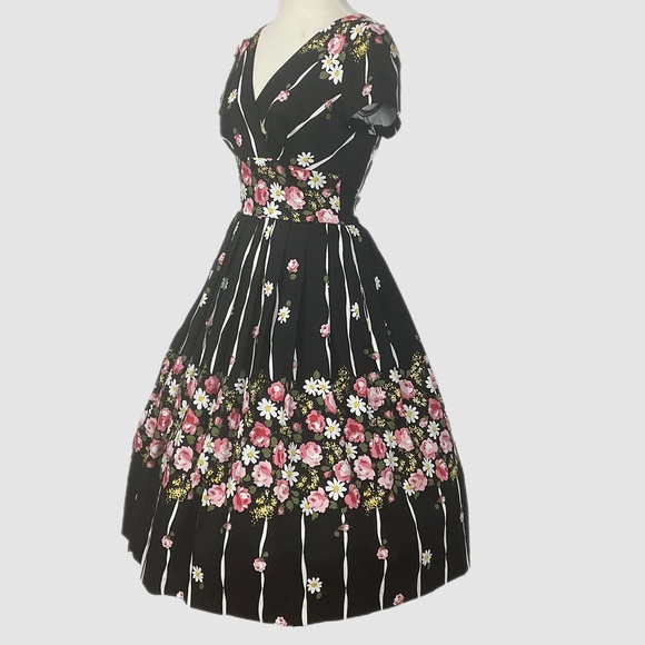 Retrospec’d Cindy Dress in Pocket Full of Posies - Size 20 (AU) - Picture 2 of 7